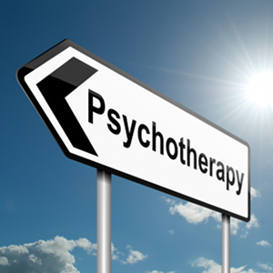 Psicoterapia: la direzione è indicata da un cartello stradale, infatti la combinazione tra disturbo e età non lascia dubbi su quale sia la migliore soluzione